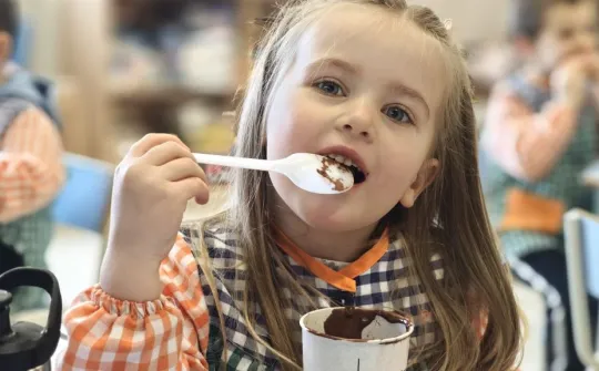 Chocolatada Solidaria en una escuela de Taradell